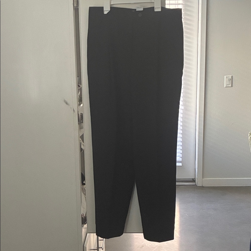 Sutton Studio 100% Wool  Exclusively for Bloomingdales Black Wide Pants.